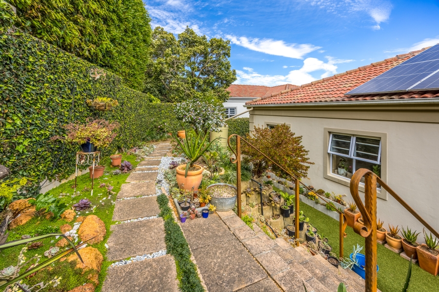 4 Bedroom Property for Sale in Van Riebeeckshof Western Cape